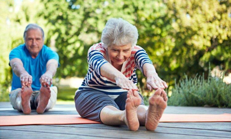 Mẹo tập luyện buổi sáng cho người sau 55 tuổi để tăng tuổi thọ