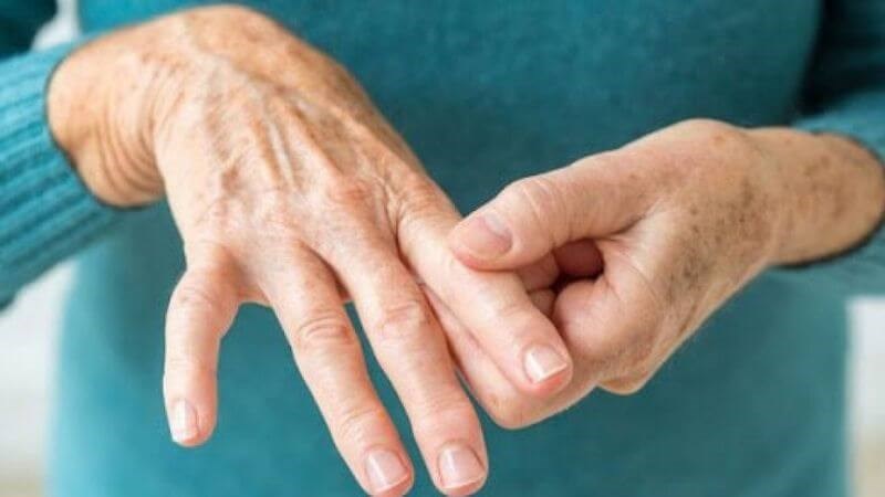 Đau các khớp là biểu hiện của viêm khớp dạng thấp
