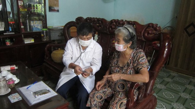 Kiểm tra sức khỏe tổng quát định kỳ để chủ động kịp thời phát hiện các bất thường, tổn thương từ sớm, giúp can thiệp điều trị ngay từ giai đoạn đầu của bệnh, hạn chế nguy cơ biến chứng.